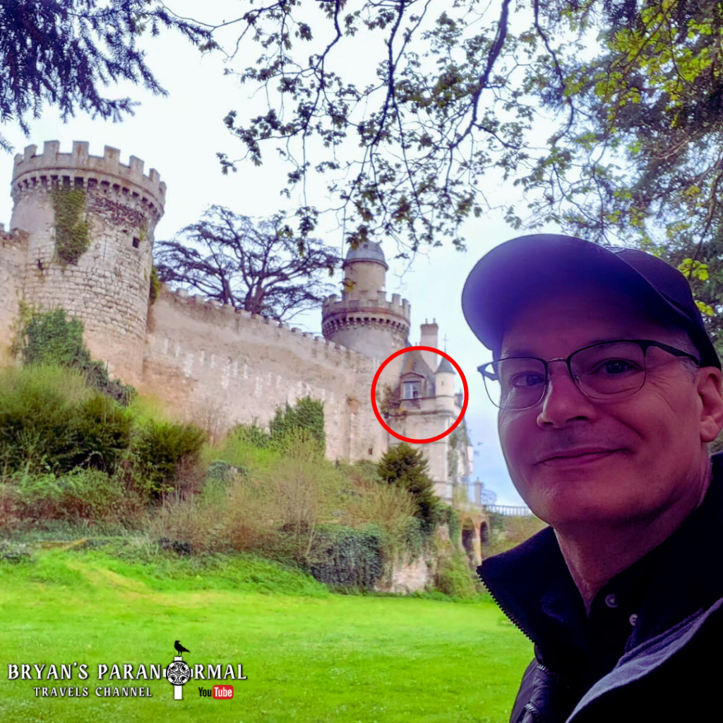 Château de Veauce exterior showing window where a white figure resembling Lucie was later noticed